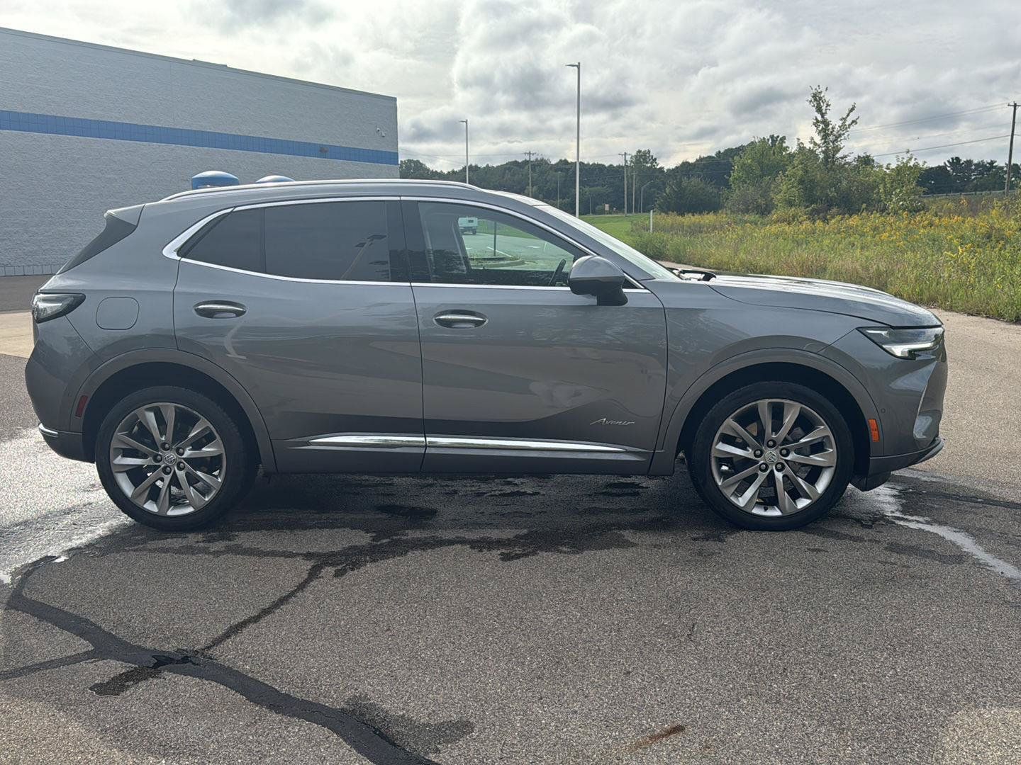 Used 2022 Buick Envision Avenir w/ Technology Package II AWD/4WD image 6