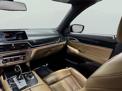 Used 2016 BMW 750i RWD image 27
