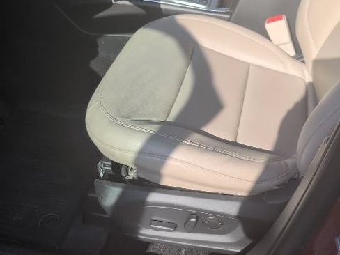 Used 2020 Ford Explorer XLT w/ Equipment Group 202A RWD image 14