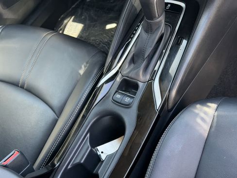 Used 2020 Toyota Corolla XLE w/ Carpet Mat Package (TMS) FWD image 12