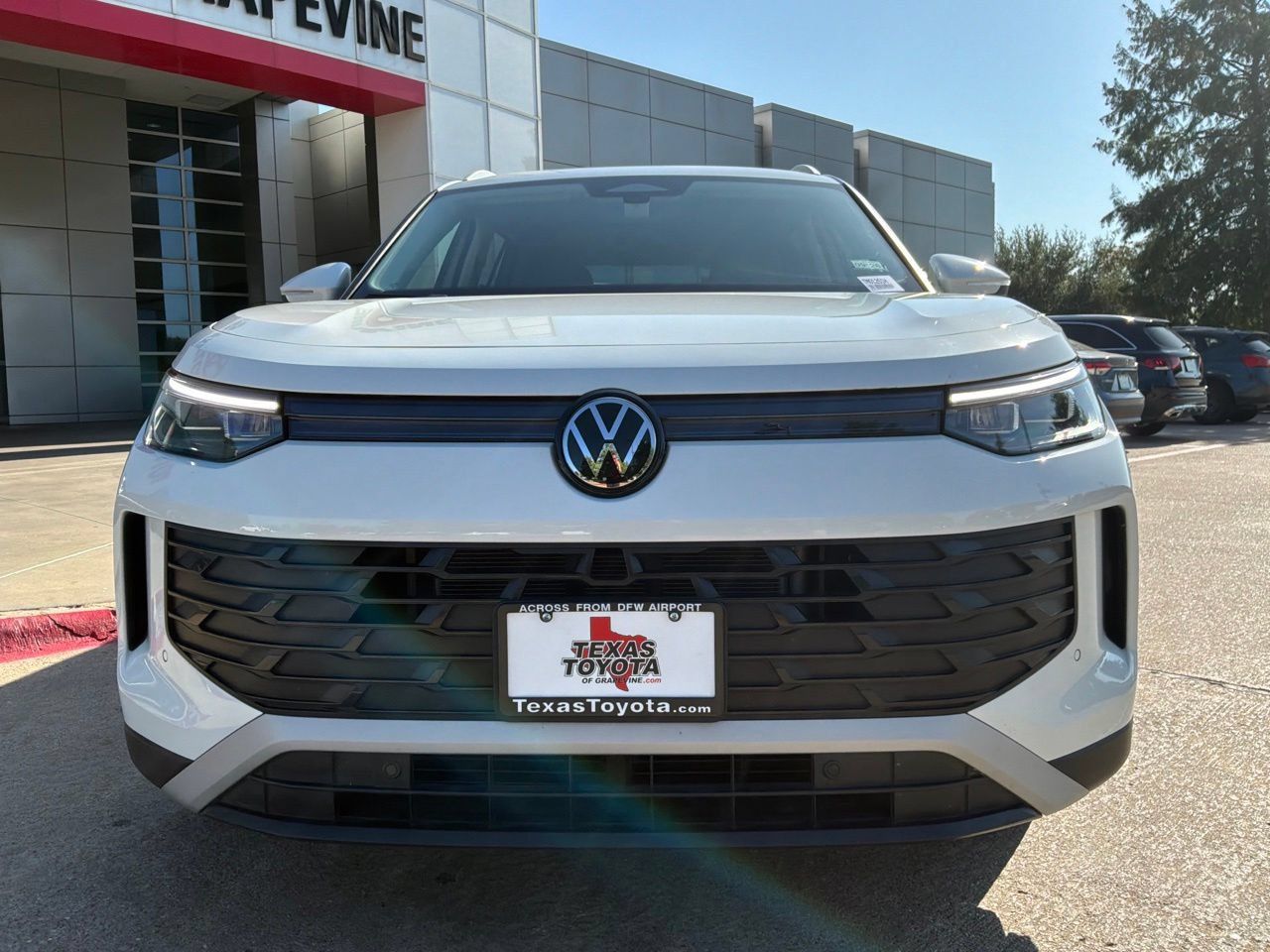 Used 2026 Volkswagen Tiguan SE FWD image 3