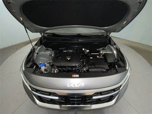 Used 2024 Kia Seltos EX image 11