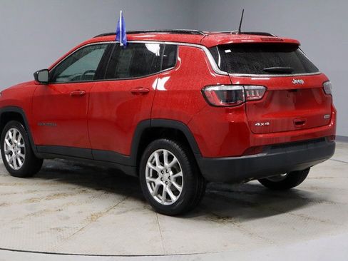 Used 2023 Jeep Compass Latitude image 8