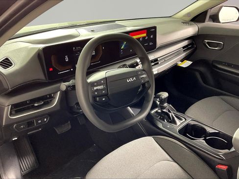 New 2026 Kia K4 LXS image 15