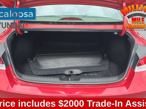 Used 2022 Hyundai Elantra SEL FWD image 10