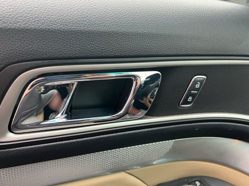 Used 2016 Ford Explorer XLT w/ Equipment Group 202A image 47