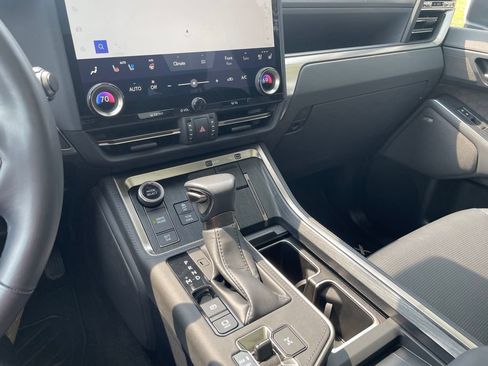 Used 2024 Lexus GX 550 w/ Accessory Package (Z1) AWD/4WD image 29