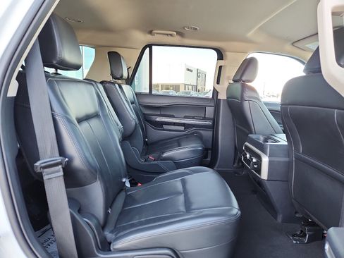 Used 2024 Ford Expedition XLT RWD image 14