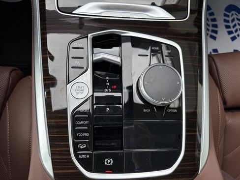 Used 2025 BMW X5 xDrive40i w/ Parking Assistance Package image 12