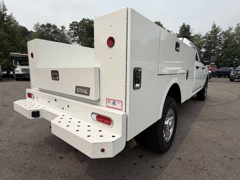 Used 2023 RAM 2500 Tradesman w/ Chrome Appearance Group AWD/4WD image 6