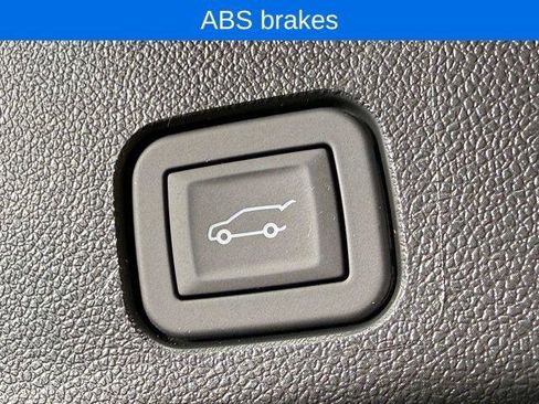 New 2026 Chevrolet Traverse RS image 17