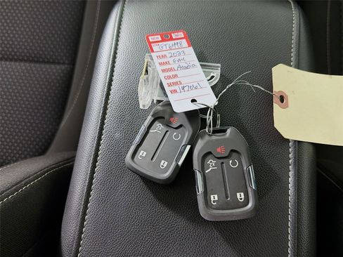 Used 2023 GMC Acadia SLE w/ Driver Convenience Package AWD/4WD image 33