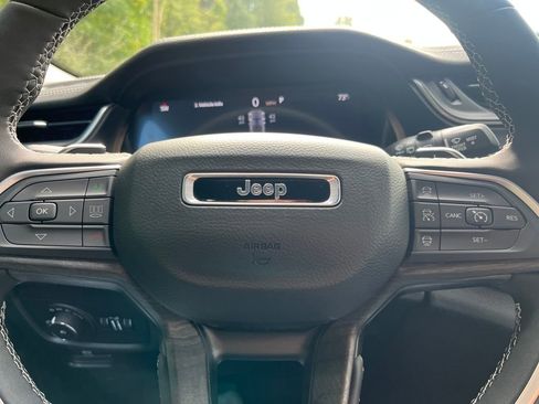 New 2025 Jeep Grand Cherokee Limited w/ Black Appearance Package image 11