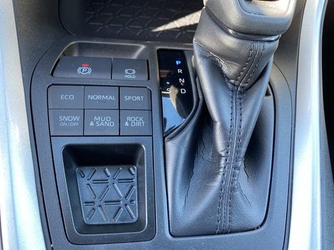 Used 2025 Toyota RAV4 XLE image 15