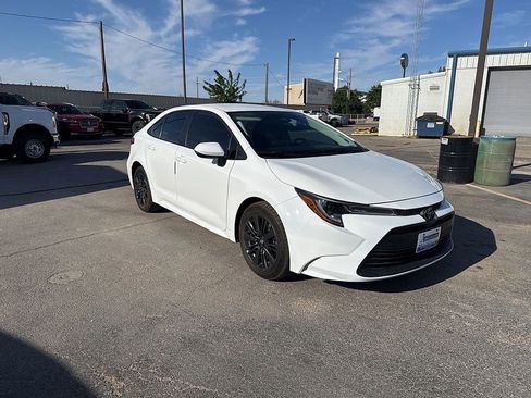 Used 2024 Toyota Corolla LE image 7