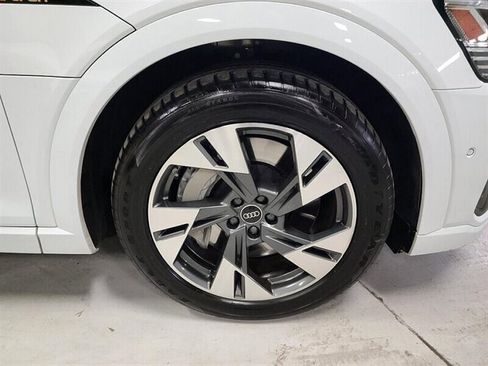 Used 2023 Audi e-tron Premium w/ Convenience Plus Package image 12