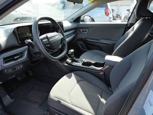 Used 2025 Kia K4 LXS image 27