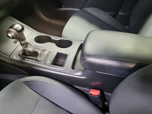 Used 2018 Kia Sorento FWD image 26