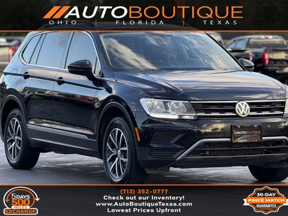 Used 2018 Volkswagen Tiguan SE w/ Panoramic Sunroof Package