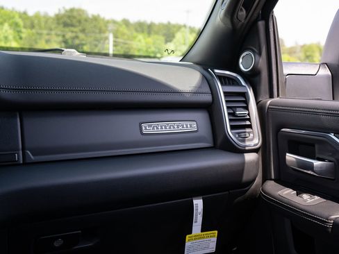 New 2026 RAM 4500 4x4 Crew Cab DRW w/ Laramie Trim Package image 41