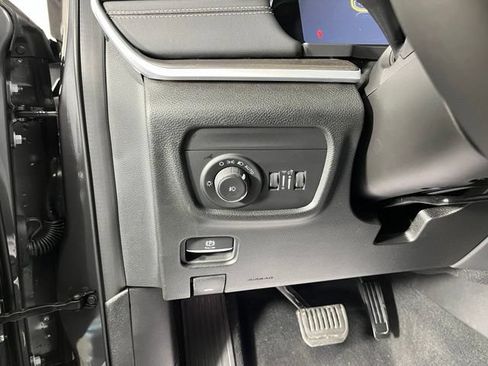 Used 2026 Jeep Grand Cherokee L Limited w/ MOPAR Finishing Package AWD/4WD image 18