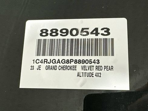 Used 2023 Jeep Grand Cherokee Altitude RWD image 22
