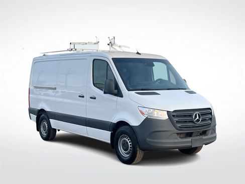 Used 2023 Mercedes-Benz Sprinter 2500 image 2
