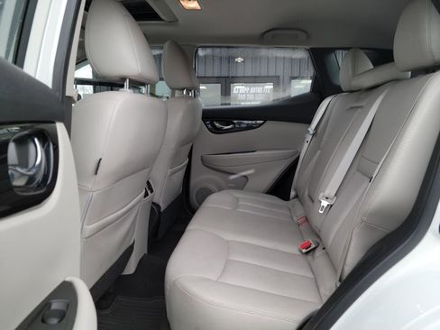 Used 2018 Nissan Rogue Sport SL w/ SL Premium Package image 17