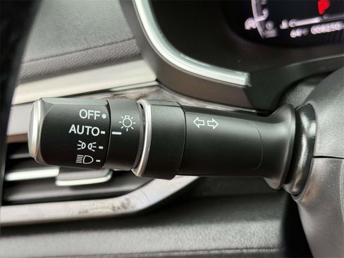 Certified 2025 Acura MDX SH-AWD image 12