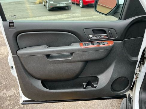 Used 2012 Chevrolet Tahoe LT image 17