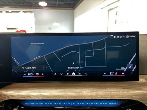 Used 2025 BMW 330i xDrive Sedan image 14