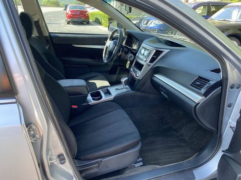 Used 2013 Subaru Outback 2.5i AWD/4WD image 11