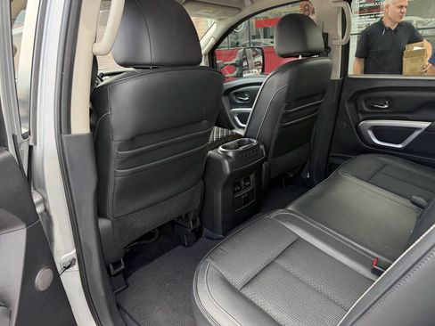 Used 2016 Nissan Titan PRO-4X AWD/4WD image 12