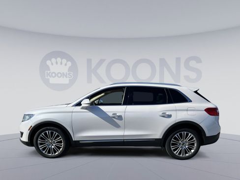 Used 2017 Lincoln MKX Reserve w/ Driver Assistance Package AWD/4WD image 2