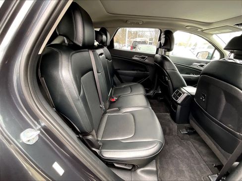Used 2023 Kia Sportage SX image 16