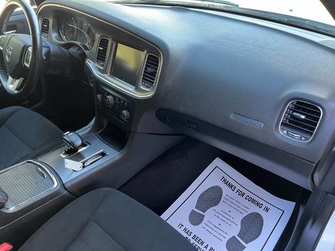 Used 2014 Dodge Charger SXT image 19