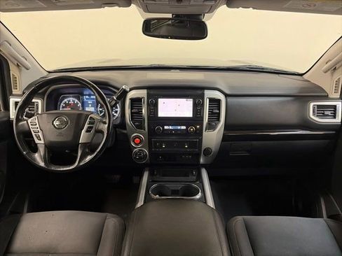 Used 2019 Nissan Titan SV w/ SV Convenience Package image 28