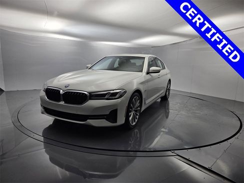 Certified 2023 BMW 530e w/ Premium Package image 5