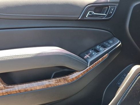 Used 2019 Chevrolet Suburban Premier AWD/4WD image 18