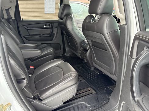 Used 2017 Chevrolet Traverse LT image 9