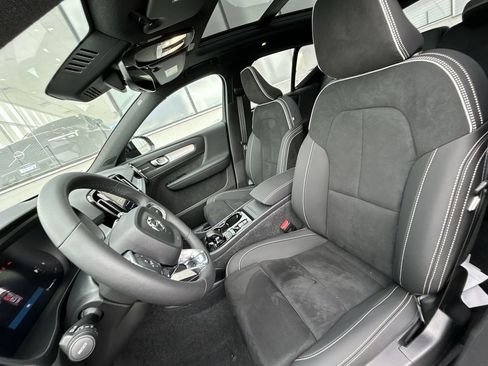 New 2026 Volvo XC40 B5 Ultra w/ Climate Package image 15