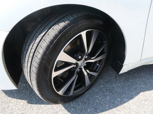 Used 2018 Nissan Maxima 3.5 SL FWD image 32
