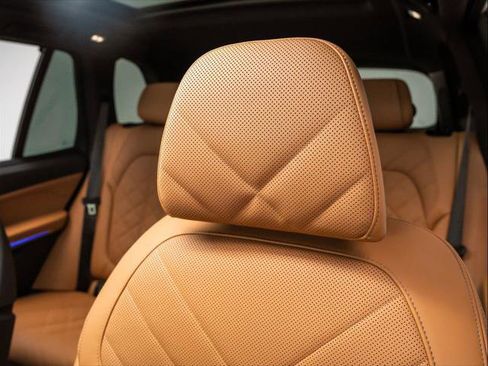 Used 2025 BMW X5 M60i w/ Executive Package image 17