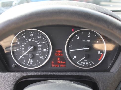 Used 2012 BMW X5 xDrive35d image 17