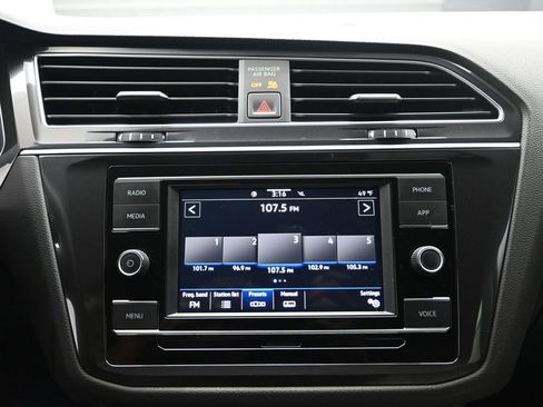 Used 2024 Volkswagen Tiguan S image 11