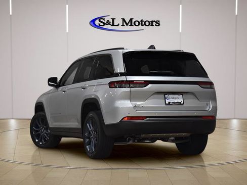 New 2026 Jeep Grand Cherokee Limited AWD/4WD image 4