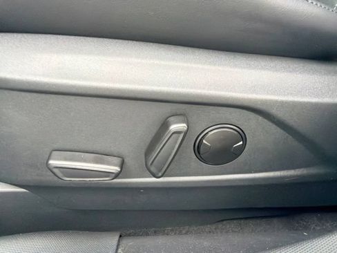 Used 2022 Ford Mustang Mach-E Select AWD/4WD image 23