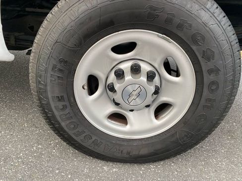 Used 2019 Chevrolet Express 3500 G3500 Cargo Van w/ Driver Convenience Package image 22