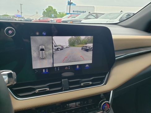Used 2025 Chevrolet Equinox ACTIV w/ Safety and Technology Package FWD image 40