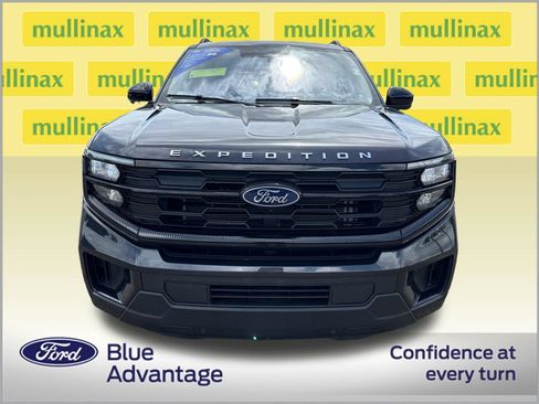 Used 2025 Ford Expedition Active RWD image 11